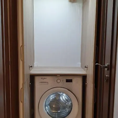Artment! A New And Stylish For - Free Parking Apartment