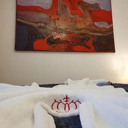 Apartment Artment! A New And Stylish For - Free Parking